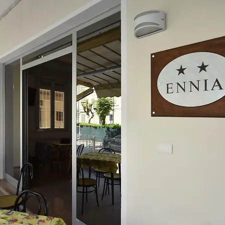 Ennia Szálloda